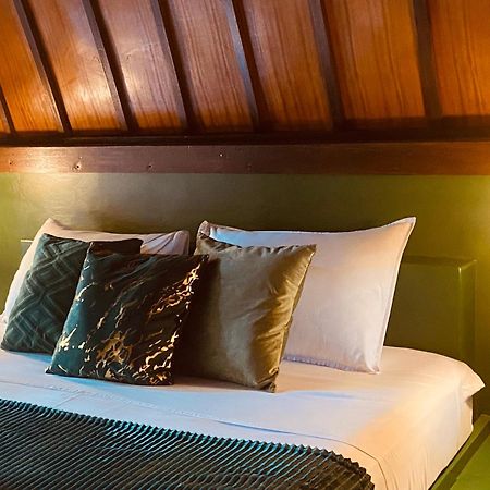 Mowglis Gili Air Hotel Exterior photo