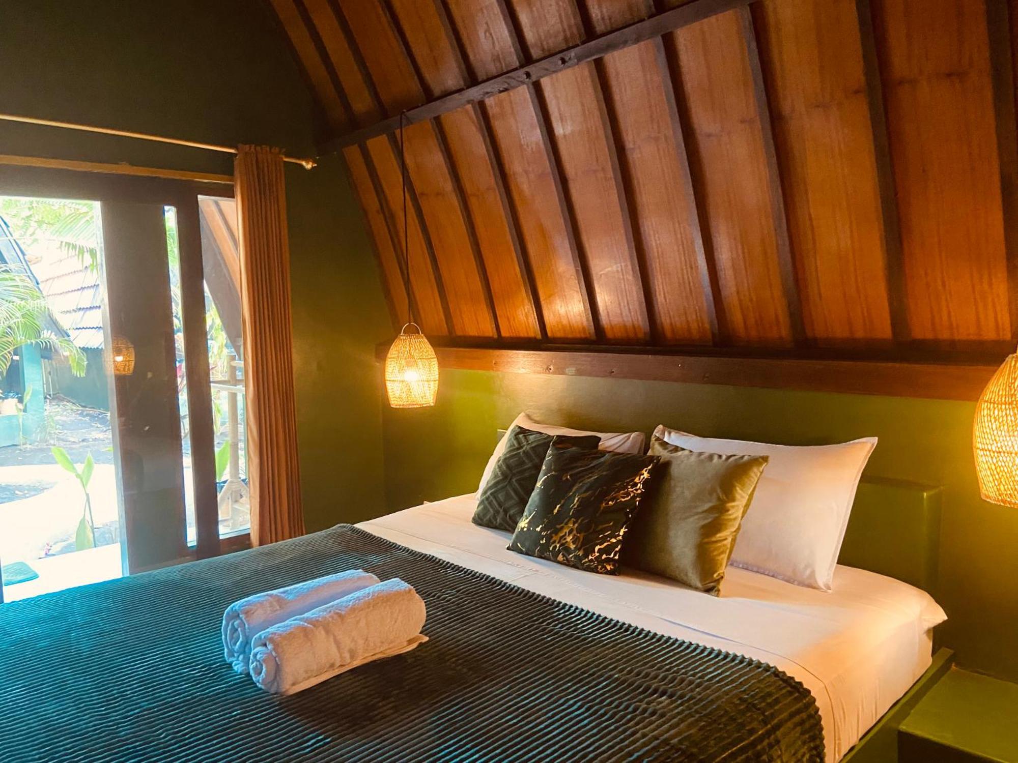 Mowglis Gili Air Hotel Exterior photo