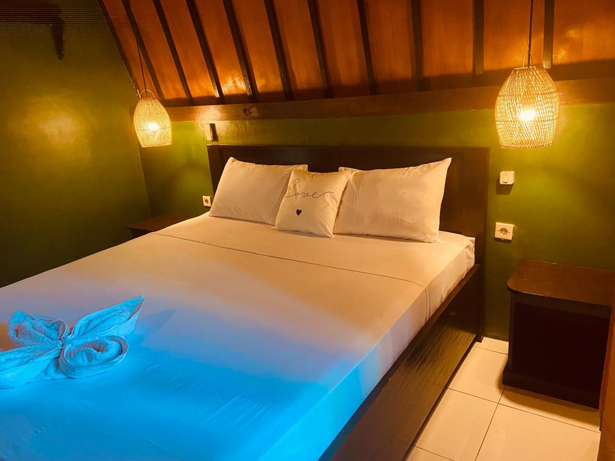 Mowglis Gili Air Hotel Exterior photo