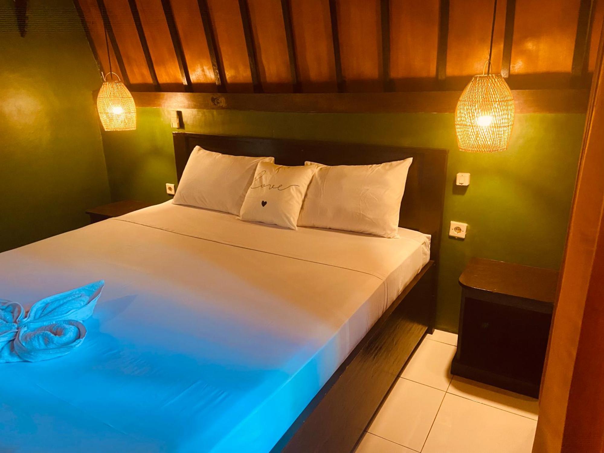 Mowglis Gili Air Hotel Exterior photo