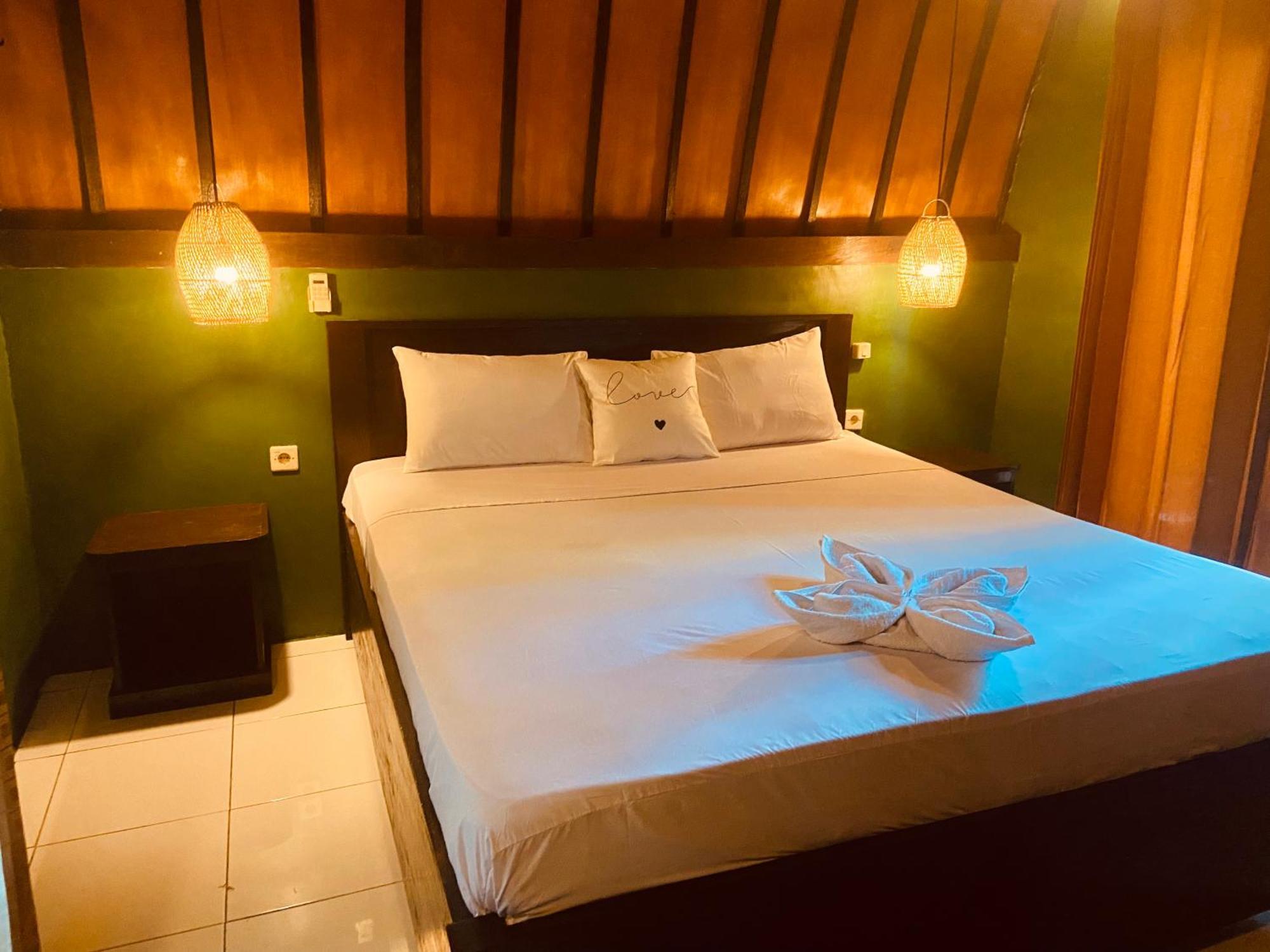 Mowglis Gili Air Hotel Exterior photo