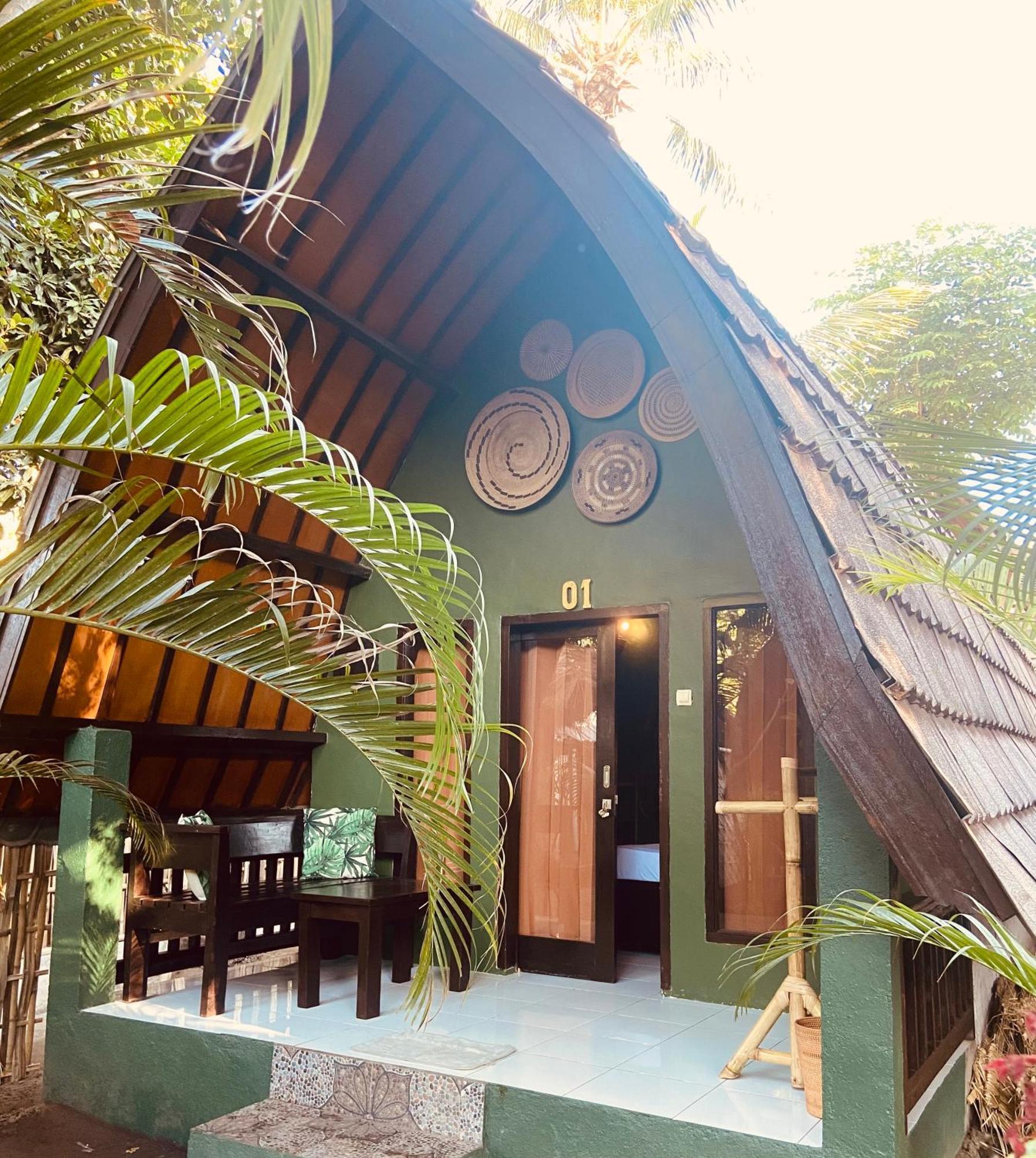 Mowglis Gili Air Hotel Exterior photo