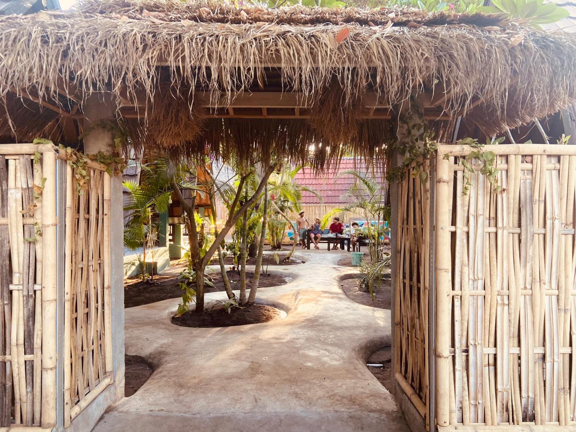 Mowglis Gili Air Hotel Exterior photo